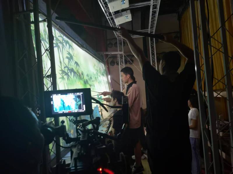 濮阳TVC拍摄公司：美妆时尚造梦师，雕琢细节中的高级质感